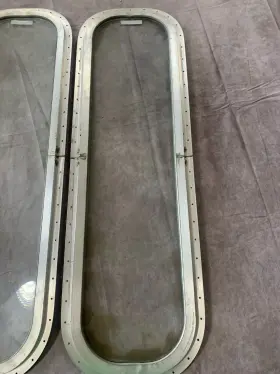 371437-02 Airstream 1978 Vista View Medium Window Riveted Used Double Pane #3