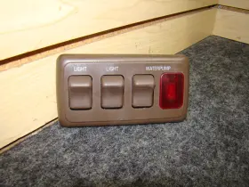 Ah-asy-4-2-015 American Used Rv/motorhome Light / Water Pump Switch Panel P/n Ah-asy-4-2-015 American Used Rv/motorhome Light / Water Pump Switch Panel P/n