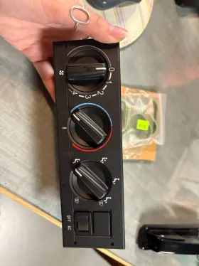 335-544-0220 Aurora 10540212 10540212/335-544-0220 S Black A/c Heater Control Panel
