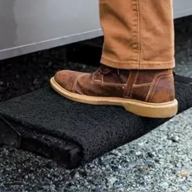 42947 Camco Rv Premium Step Rug Radius Wrap Around Turf Material 22 Inch X 23 New Sealed #2