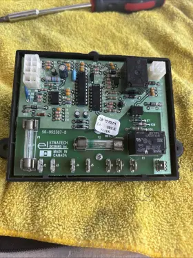 3108701.610 Dometic Upper And Lower Control Board -used