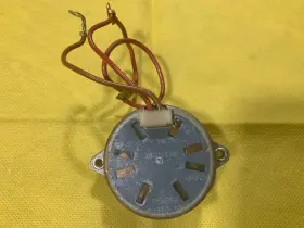 54864 Dometic Icemaker Assembly Motor 110 Volt Motor.4.5 Watt #2