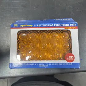 M42213y Maxxima Amber 5 Inch Rectangular Stop Park Turn 15 Led Tail Light Sst