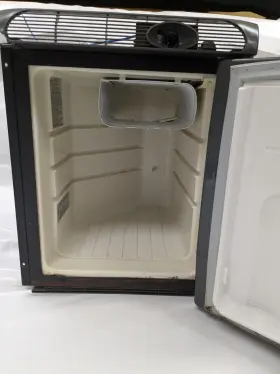 De0040 Norcold Fridge #2 De0040 Norcold Fridge #2