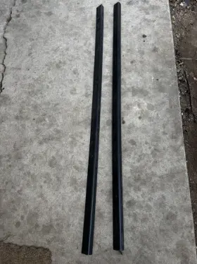 N611 Norcold N611/621 Side Black Plastic Trims- Used