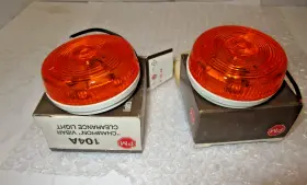 M104a Peterson Lot Of 2 Round 2-1/2 Inch Sidemarker Clearance Light