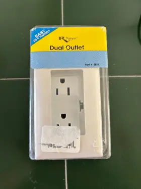 S811 Rv Designer Collection Self Contained Dual Outlet With Cover Plate White Ac
